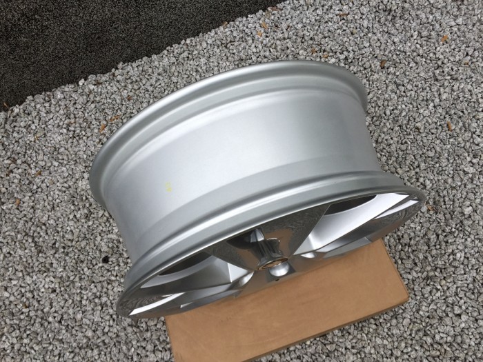 Oryginalne felgi 18 5x112 ET43 SKODA TRITON (4)