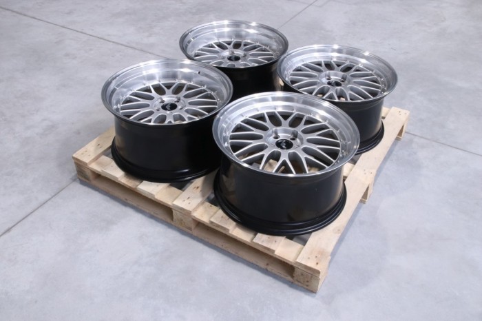 Set of JR23 20x10,5 ET25 5x112 Hyper Silver