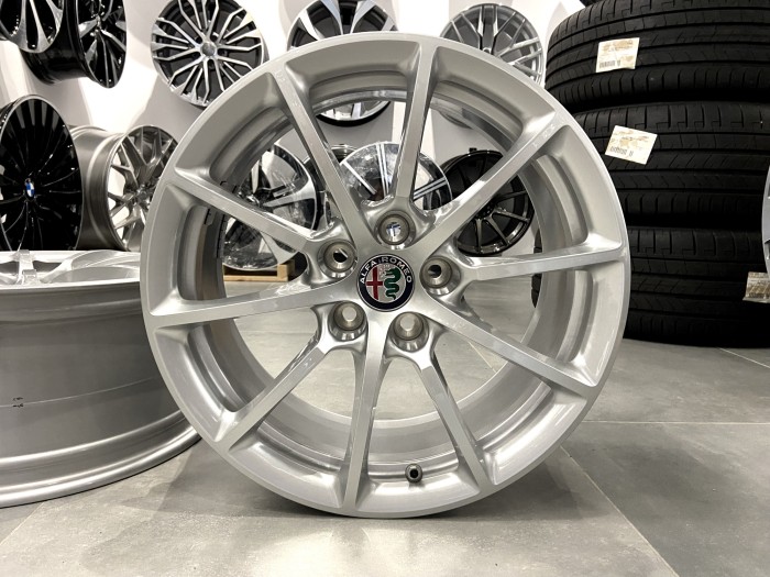 Oryginalne felgi 17 5x110 ET34 Alfa Romeo Stelvio