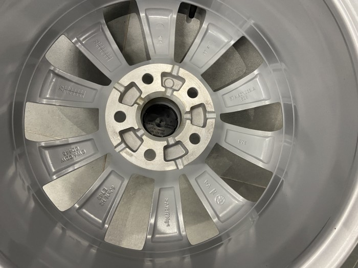 Oryginalne felgi 16 5x112 ET43 SKODA KAROQ (3)