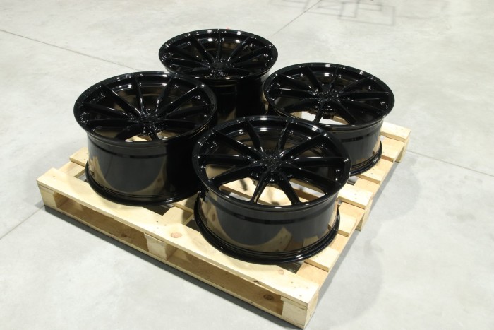 Set of JR37 20x9 ET35 + 20x10,5 ET 40 5x120 Gloss Black