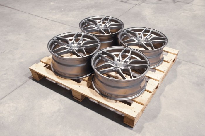 Set of CVR3 19x8 ET32 + 19x8,5 ET39 5x114,3 Brushed Titanium