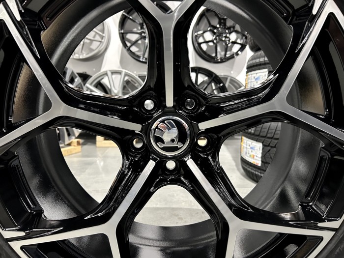 Koła letnie GMP Ultrivity 20 5x112 SKODA SUPERB VW PASSAT (3)