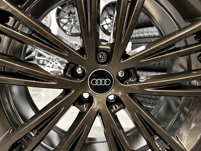 Oryginalne koła letnie 20 5x112 ET30 Audi A6 C8 / A7 4K 4K8601025F (3)