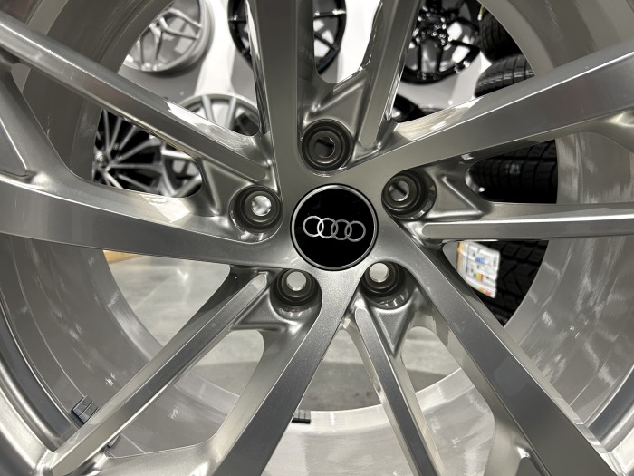 Oryginalne koła letnie 20 5x112 ET26 Audi A7 4K 265/35R20 Kumho (3)