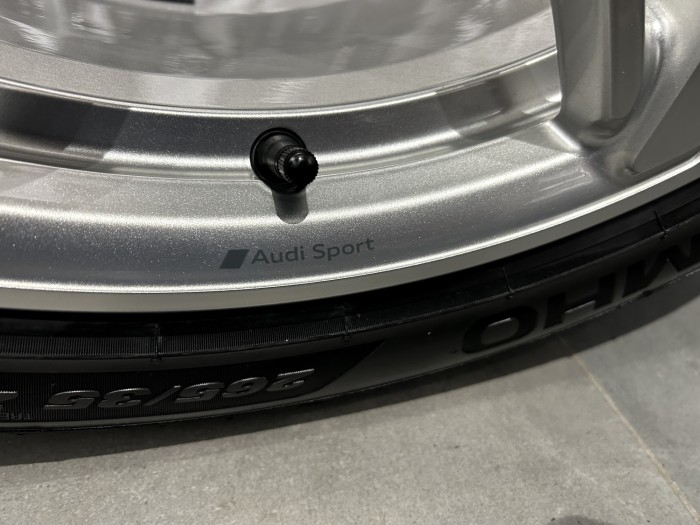 Oryginalne koła letnie 20 5x112 ET26 Audi A7 4K 265/35R20 Kumho (4)