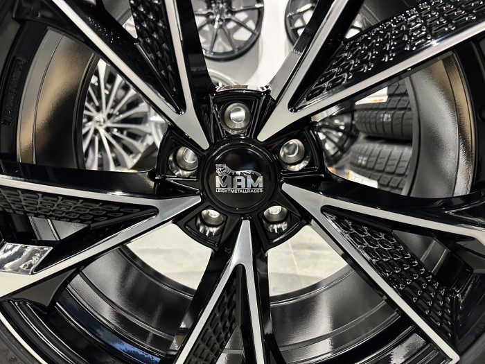 Koła letnie MAM RS6 19 5x112 Audi A4 B8 B9 245/35R19 (2)