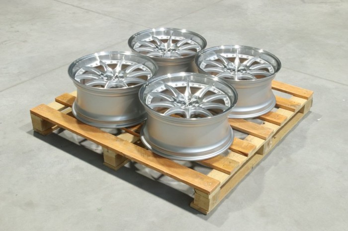 Set of JR41 18x8,5 ET15-35 BLANK Silver Machined Face (1)