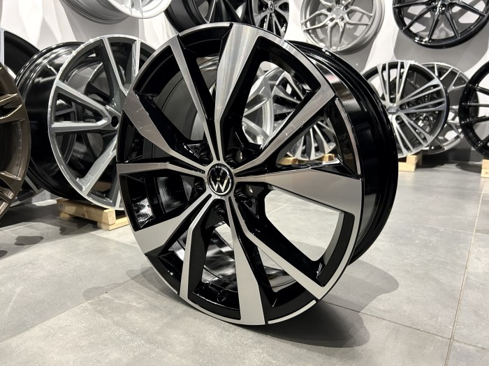 Oryginalna felga VW Misano 7x18 5x100 ET39 57.1 2G7601025F (5)