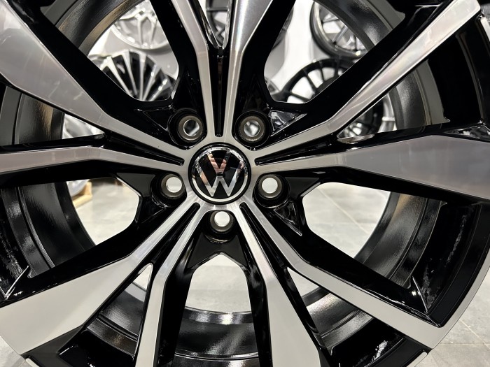 Oryginalna felga VW Misano 7x18 5x100 ET39 57.1 2G7601025F (6)