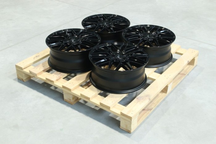 Set of JR28 17x7 ET38 4x100 Gloss Black (1)