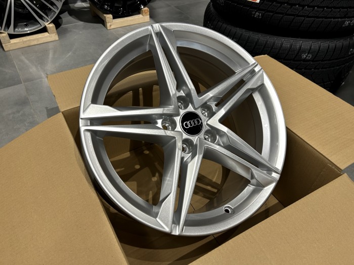 Oryginalne felgi 18 5x112 ET40  AUDI 8W0601025R (3)