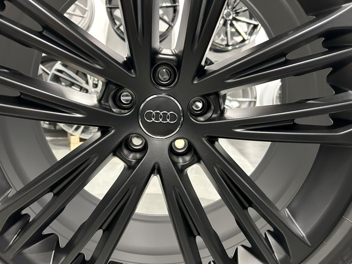 Oryginalne koła zimowe 20 5x112 ET30 Audi A6 C8 / A7 4K 4K8601025F (3)