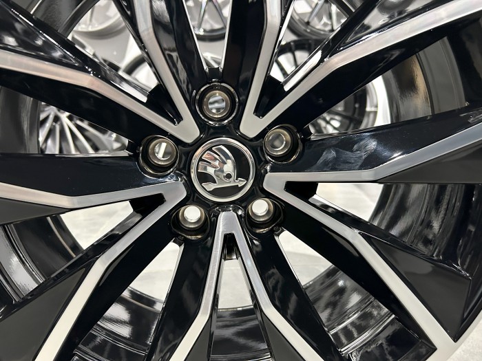 Oryginalne felgi 19 5x112 ET45 SEAT SKODA Kodiaq VW Tiguan II III (2)