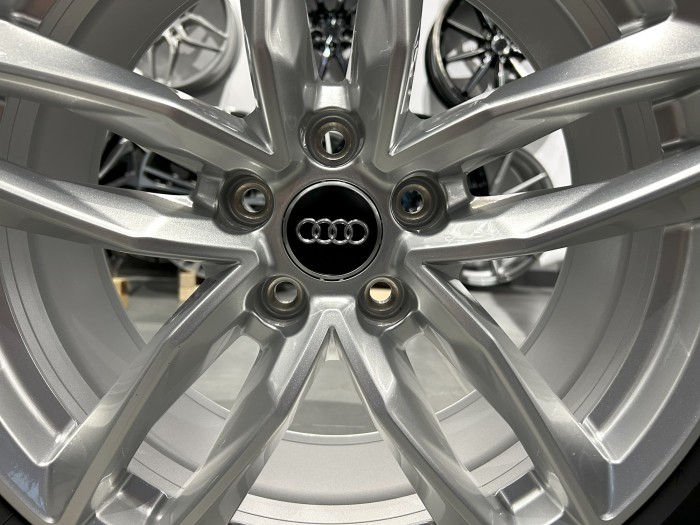 Oryginalne koła zimowe 18 5x112 ET40 Audi A4 B9 B8 (3)