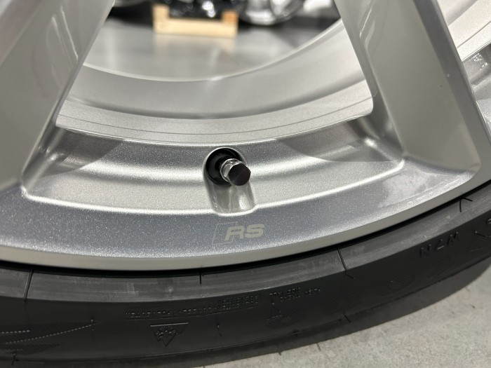 Oryginalne koła zimowe 18 5x112 ET40 Audi A4 B9 B8 (4)