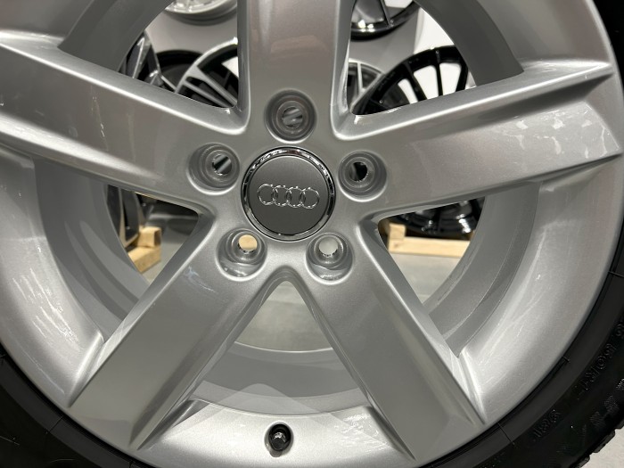 Oryginalne koła zimowe 17 5x112 ET46 Audi A4 B8 (3)