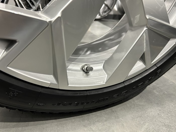 Oryginalne koła zimowe 18 5x112 ET44 VW Passat B9 235/45R18 BF Goodrich (4)