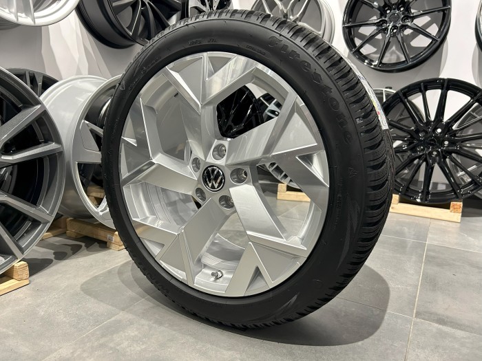 Oryginalne koła zimowe 18 5x112 ET44 SKODA Superb IV 235/45R18 Firestone (2)