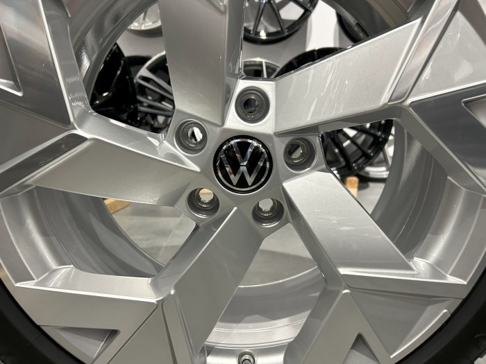 Oryginalne koła zimowe 18 5x112 ET44 SKODA Superb IV 235/45R18 Firestone (3)