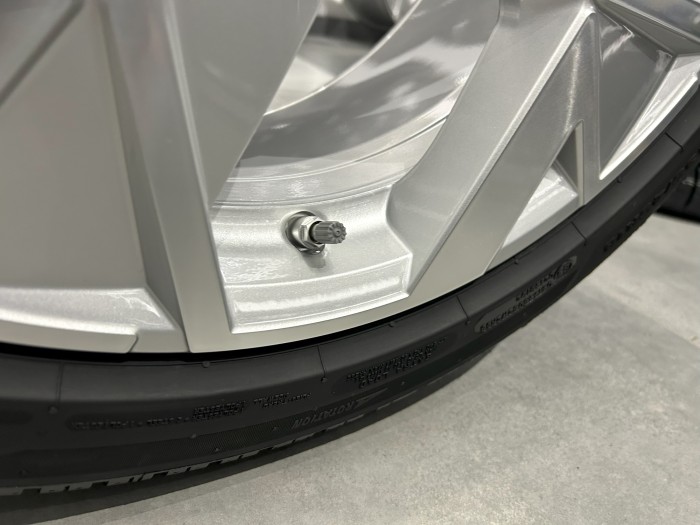 Oryginalne koła zimowe 18 5x112 ET44 VW Passat B9 235/45R18 Bridgestone (4)