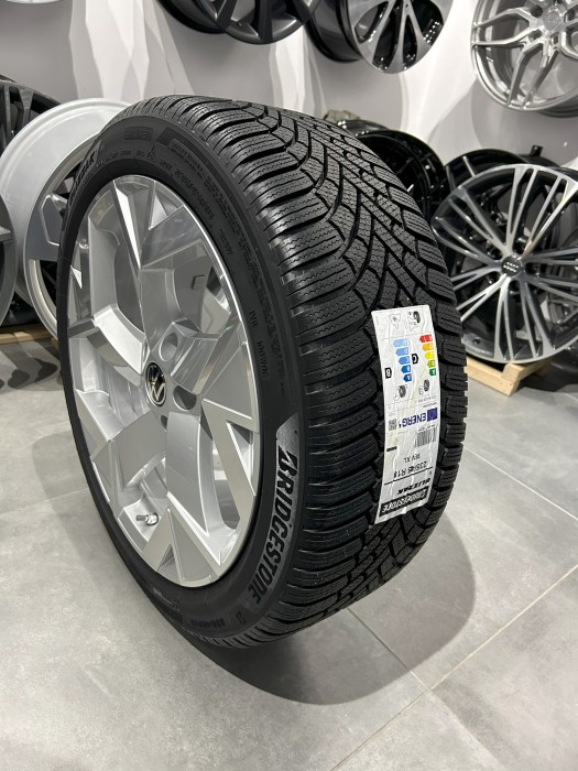 Oryginalne koła zimowe 18 5x112 ET44 VW Passat B9 235/45R18 Bridgestone (5)