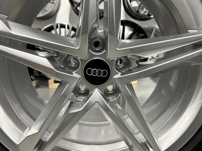 Oryginalne koła zimowe 18 5x112 ET40 Audi A5 B10  (4)