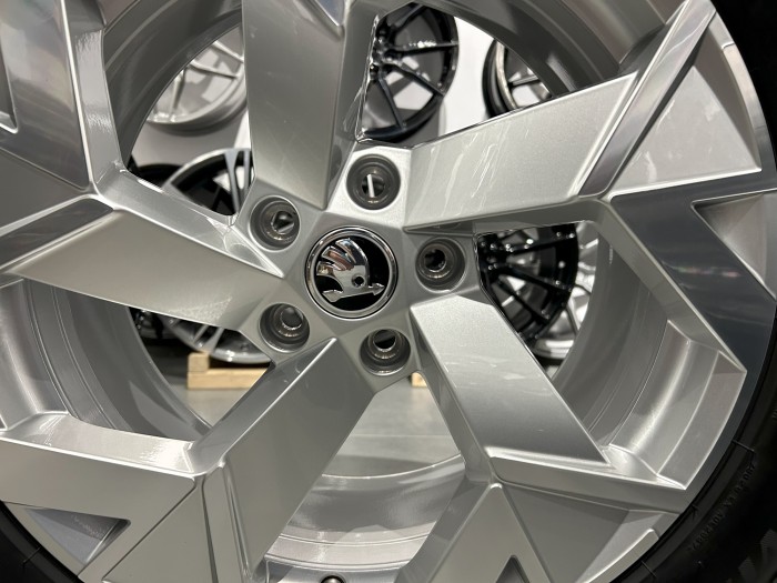 Oryginalne koła zimowe 18 5x112 ET44 Skoda Kodiaq I II 235/55R18 Firestone (3)