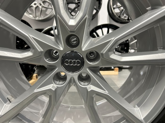 Oryginalne koła zimowe 20 5x112 ET39 Audi Q5 FY GU 255/45R20 Michelin (3)