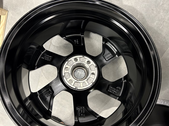 Oryginalne felgi aluminiowe 19 6x120 Ford Transit Tourneo Custom II VW T7 (3)