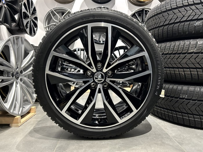 Oryginalne koła zimowe 19 5x112 ET45 Skoda Superb III IV (1)