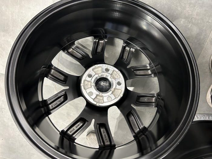  Oryginalne felgi 18 5x112 ET43 VW TIGUAN  Kingston (3)