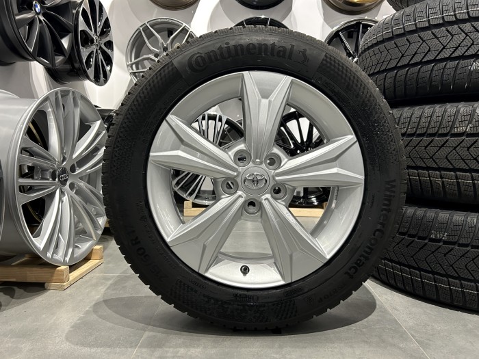 Oryginalne koła zimowe 17 5x114.3 ET45 Toyota CHR I Corolla Cross (1)