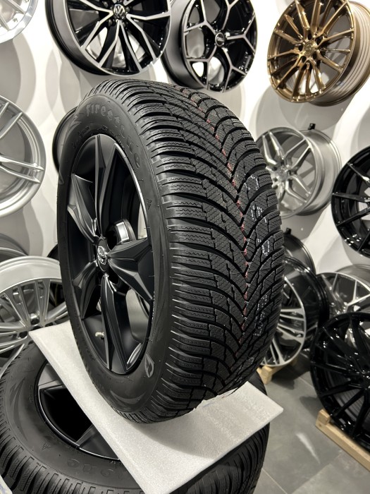 Oryginalne koła zimowe 17 5x114.3 ET45 Toyota Yaris Cross (3)