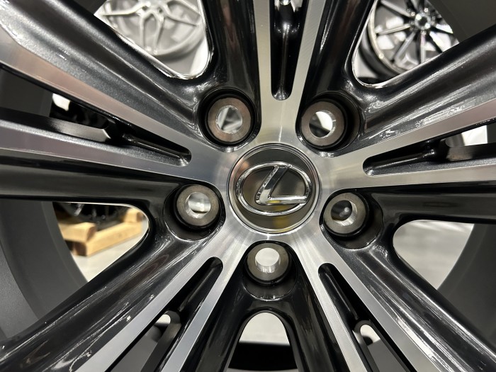 Oryginalna felga 20 5x114.3 ET30 60.1 Lexus RX Toyota Highlander (2)