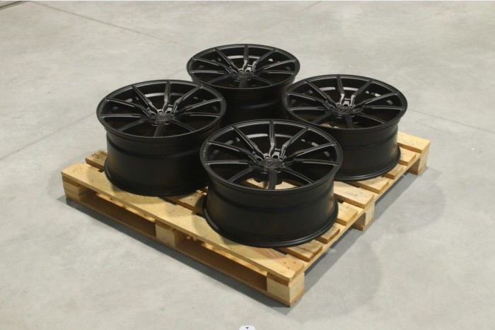 Set of CVR4 20x9 ET20 + 20x10 ET30 5x112 Matt Black (1)