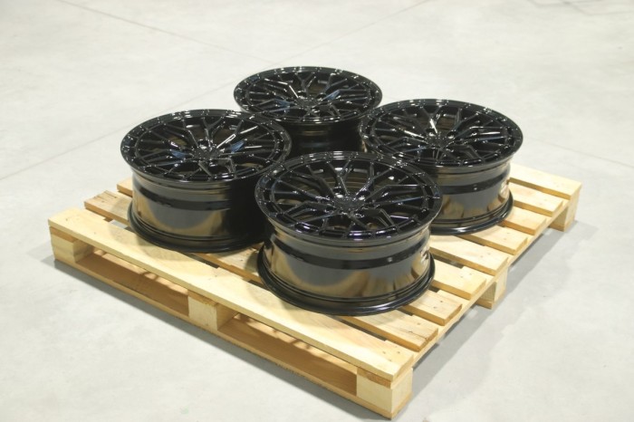 Set of JR48 18x8 ET32 5x108 Gloss Black (1)