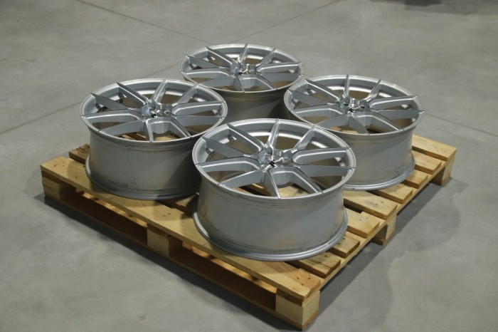 Set of JR30 20x8,5 ET35 5x115 Silver Machined Face (1)