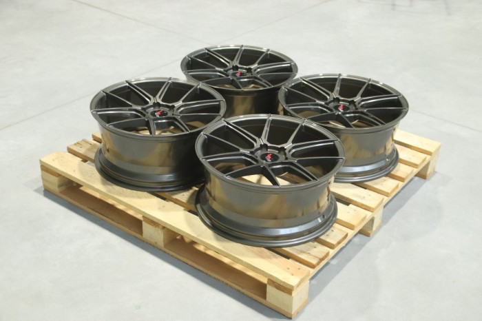 Set of JR30 19x8,5 ET40 5x114,3 Hyper Gray (1)