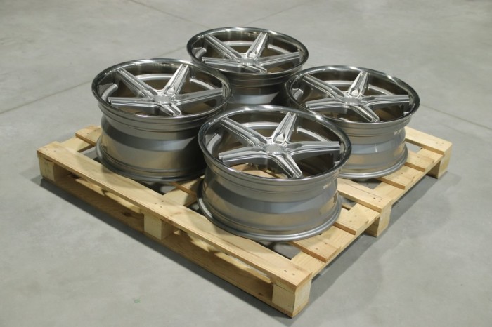 Set of CVR9 19x8,5 ET30 + 19x9,5 ET33 5x112 Brushed Titanium (1)