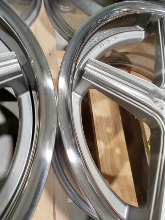 Set of CVR9 19x8,5 ET30 + 19x9,5 ET33 5x112 Brushed Titanium (2)