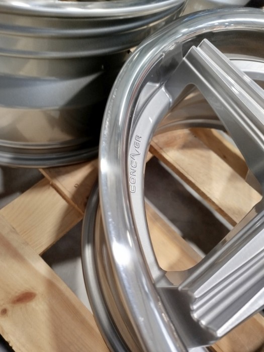 Set of CVR9 19x8,5 ET30 + 19x9,5 ET33 5x112 Brushed Titanium (3)