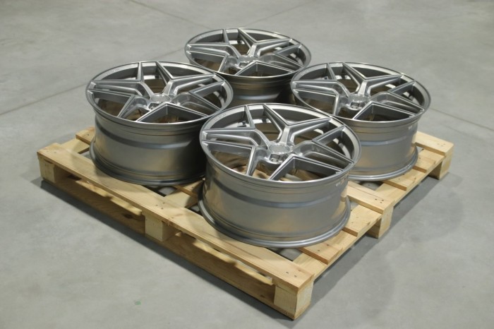 Set of CVR2 20x9 ET20 5x112 Brushed Titanium (1)