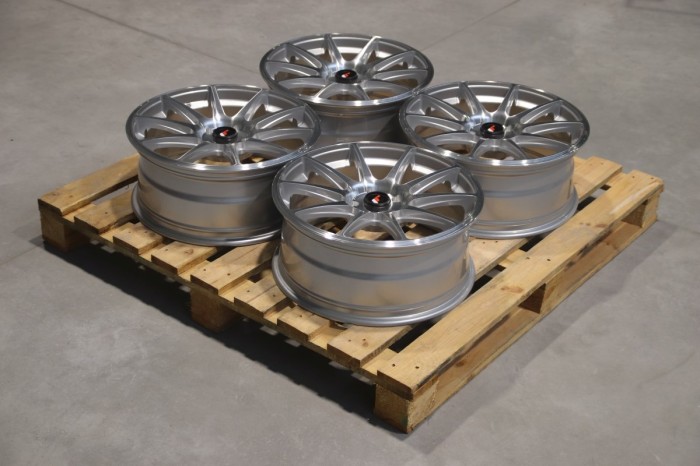 Set of JR11 18x7,5 ET35 + 18x7,5 ET40 5x108 Silver Machined Face (1)