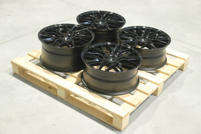 Set of JR28 18x7,5 + 18x8,5 ET40 5x112 Gloss Black (1)