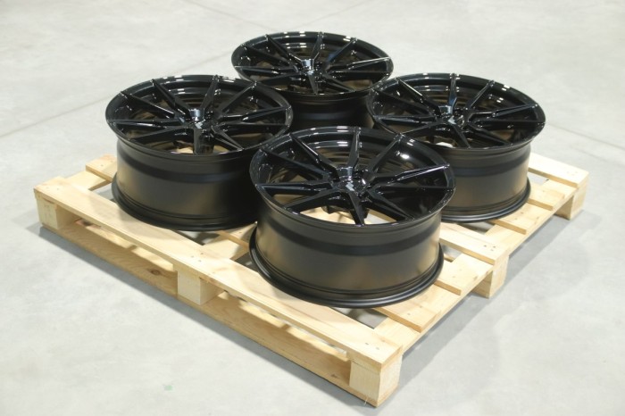 Set of JR21 19x8,5 ET25 5x100 Gloss Black (1)