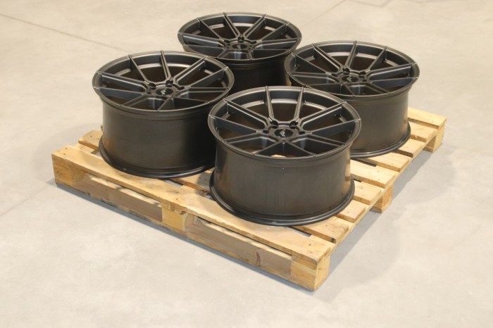 Set of JR30 20x10 ET35 + 20x10,5 ET45 5x114,3 Matt Graphite (1)