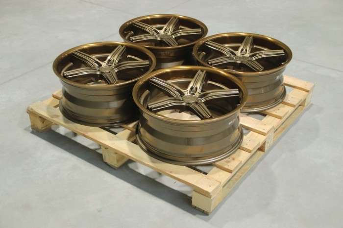 Set of CVR9 20x8,5 ET33 5x112 Gloss Bronze (1)