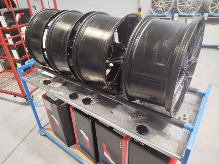 Set of JR44 20x8,5 ET40 + 20x9,5 ET45 5x112 Gloss Black (2)