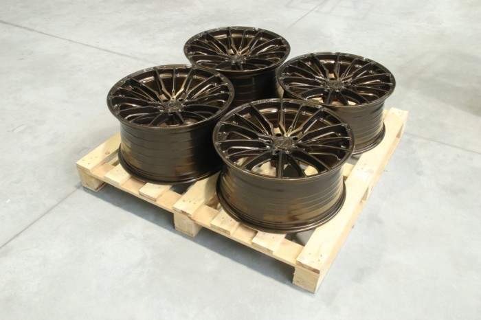 Set of CVR7 20x9,5 ET25 + 20x10,5 ET35 5x120 Gloss Bronze (1)